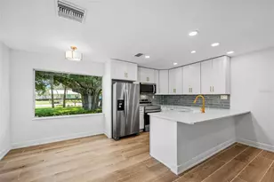 11280 W Bayshore Dr, Crystal River, FL 34429 - Photo 7