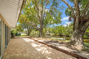 11280 W Bayshore Dr, Crystal River, FL 34429 - Photo 23