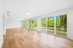 11280 W Bayshore Dr, Crystal River, FL 34429 - Photo 13