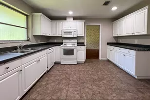 3706 SW 2nd Pl, Gainesville, FL 32607 - Photo 11