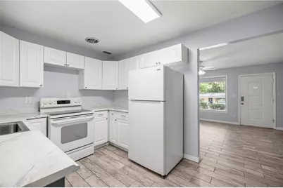 929 SE 9th Place, Gainesville, FL 32601 - Photo 9