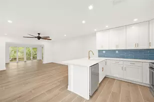 11254 W Bayshore Dr, Crystal River, FL 34429 - Photo 11