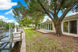 11254 W Bayshore Dr, Crystal River, FL 34429 - Photo 29