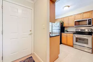 10199 Sailwinds Blvd S, Largo, FL 33773 - Photo 5