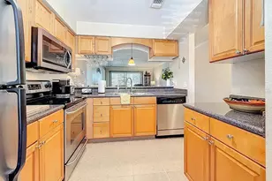 10199 Sailwinds Blvd S, Largo, FL 33773 - Photo 9