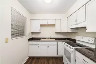 2511 NE 3rd Pl, Gainesville, FL 32641 - Photo 11