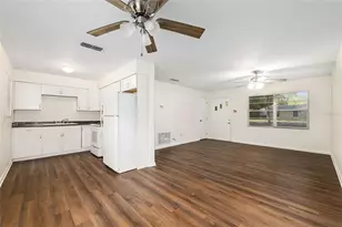 2511 NE 3rd Pl, Gainesville, FL 32641 - Photo 7