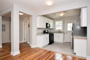 1028 NE 3rd Ave, Gainesville, FL 32601 - Photo 3