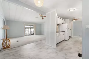 14233 Rialto Ave, Brooksville, FL 34613 - Photo 15