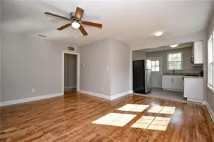 1028 NE 3rd Ave, Gainesville, FL 32601 - Photo 3