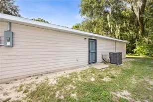 1322 NE 1st Ave, Gainesville, FL 32641 - Photo 21