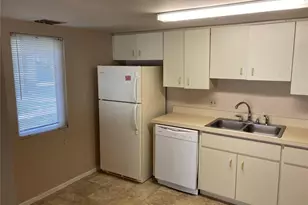 8229 Fairways Cir, Ocala, FL 34472 - Photo 5