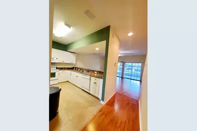 1561 NW 29th Road #8, Gainesville, FL 32605 - Photo 5