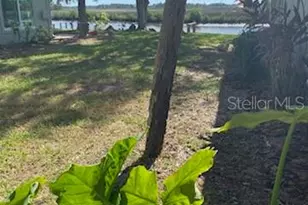 11550 W Bayshore Dr, Crystal River, FL 34429 - Photo 7