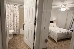 2490 SW 14th Dr, Gainesville, FL 32608 - Photo 9
