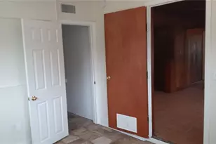 3801 NW 6th St, Gainesville, FL 32609 - Photo 9