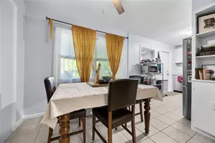 2418 NE 12th St, Gainesville, FL 32609 - Photo 7