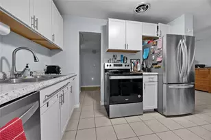 2418 NE 12th St, Gainesville, FL 32609 - Photo 5