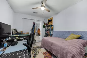 2418 NE 12th St, Gainesville, FL 32609 - Photo 11