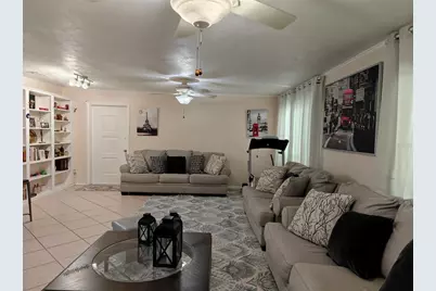 2305 NW 48th Terrace W, Gainesville, FL 32606 - Photo 3