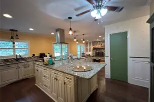 608 SW 80th Blvd, Gainesville, FL 32607 - Photo 5