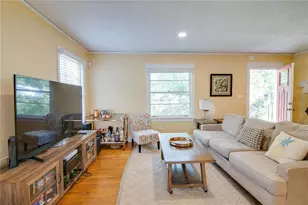 407 NE 8th St, Gainesville, FL 32601 - Photo 5