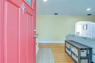 407 NE 8th St, Gainesville, FL 32601 - Photo 3