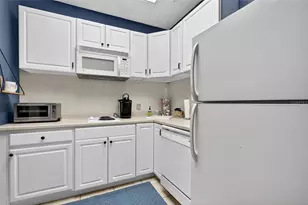 219 S Atlantic Ave, Daytona Beach, FL 32118 - Photo 9