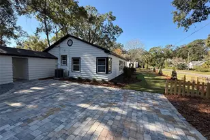1217 NE 4 St, Gainesville, FL 32601 - Photo 27
