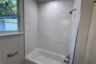 1217 NE 4 St, Gainesville, FL 32601 - Photo 21