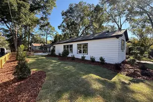 1217 NE 4 St, Gainesville, FL 32601 - Photo 3