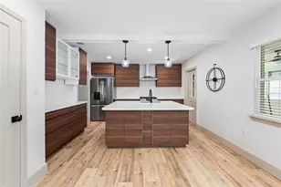 815 NE 12th Ave, Gainesville, FL 32601 - Photo 9