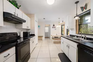 10117 SW 170th St, Archer, FL 32618 - Photo 11