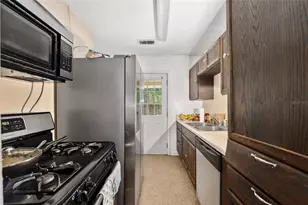 305 NW 34th St, Gainesville, FL 32607 - Photo 11