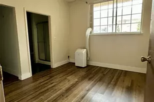 905 SW 8th Ave, Gainesville, FL 32601 - Photo 13