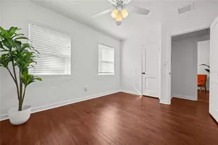 1316 NE 9th St, Gainesville, FL 32601 - Photo 17