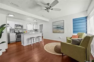 1316 NE 9th St, Gainesville, FL 32601 - Photo 3