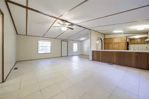 7122 N W 200th Terrace, Alachua, FL 32615 - Photo 9