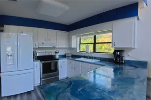 202 Cue Lake Dr, Hawthorne, FL 32640 - Photo 9