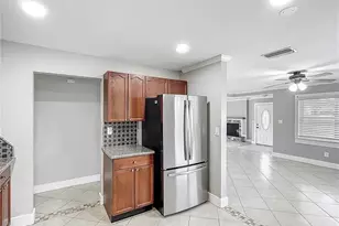 3702 W Reynolds St, Plant City, FL 33563 - Photo 9