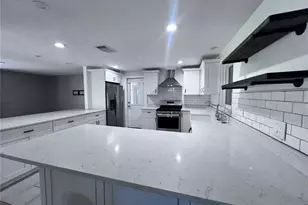 122 NW 29th St, Gainesville, FL 32607 - Photo 3