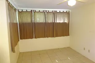 217 NW 36th Dr, Gainesville, FL 32607 - Photo 9