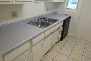 217 NW 36th Dr, Gainesville, FL 32607 - Photo 3