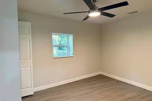 1030 SE 18th Terrace, Gainesville, FL 32641 - Photo 3