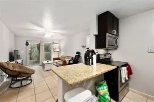 1015 SW 9th St, Gainesville, FL 32601 - Photo 11