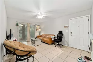 1015 SW 9th St, Gainesville, FL 32601 - Photo 5