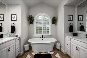 3642 NW 49th Dr, Gainesville, FL 32606 - Photo 27