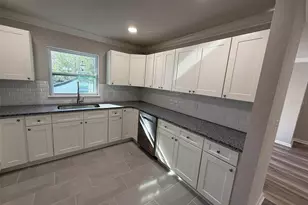 8424 NW 4th Pl, Gainesville, FL 32607 - Photo 11