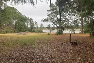 8093 Breezy Point Rd E, Melrose, FL 32666 - Photo 3