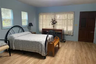 8093 Breezy Point Rd E, Melrose, FL 32666 - Photo 11